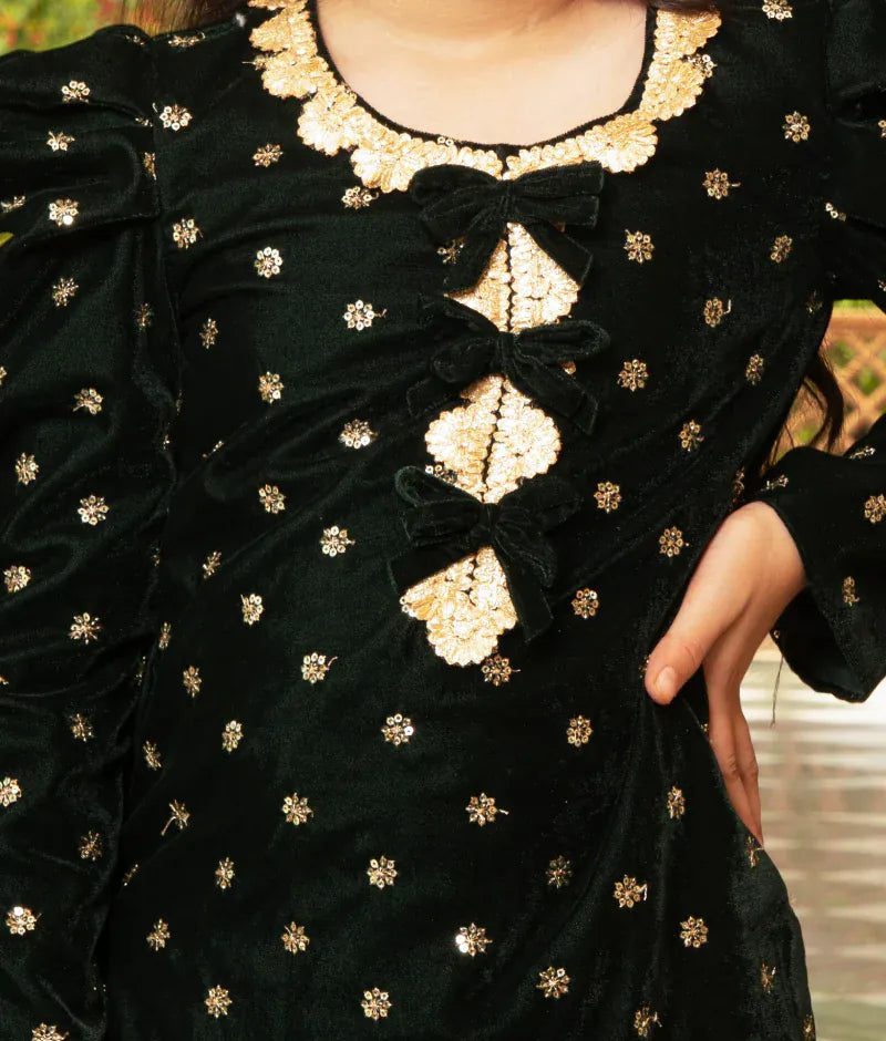 Luxe Green Boti Velvet Kurti Salwar Set
