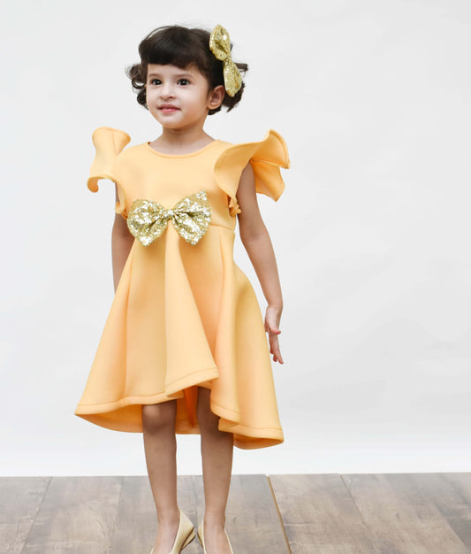 Manufactured by FAYON KIDS (Noida, U.P) Golden Glitter Bow Clip for Girls