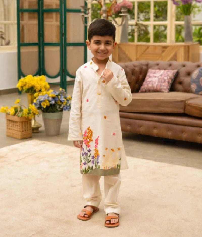 Manufactured by FAYON KIDS (Noida, U.P) Off-White Embroidered Kurta Set