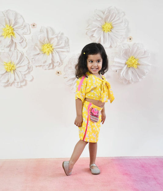 Manufactured by FAYON KIDS (Noida, U.P) Yellow Print Top and Shorts for Girls