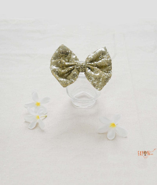Manufactured by FAYON KIDS (Noida, U.P) Golden Sequins Hair Clip