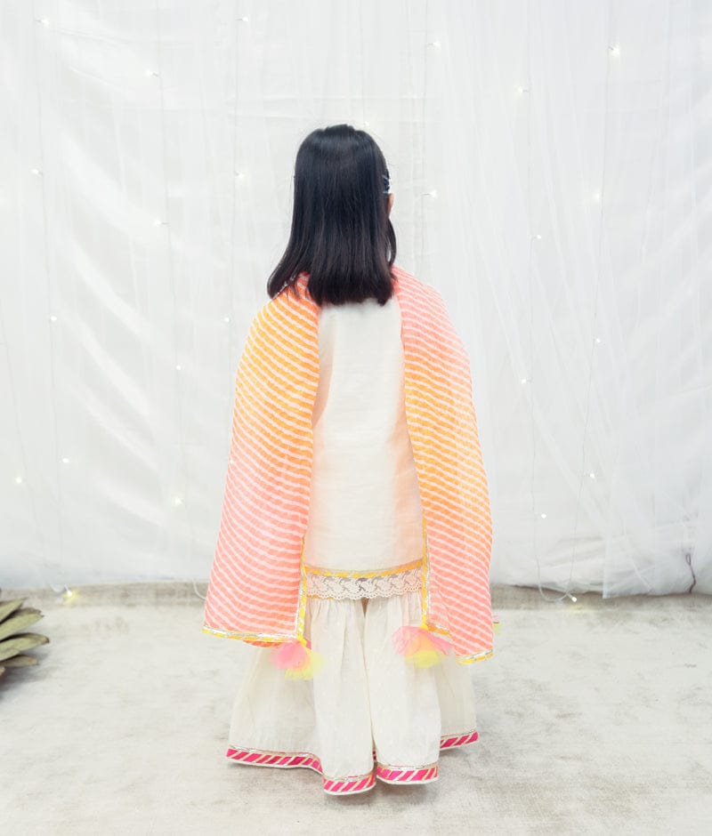 Off-White Color Pent Style Kurti Set With Koti :: ANOKHI FASHION