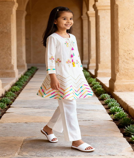 Pret White Embroidered Kurti with Chudidar