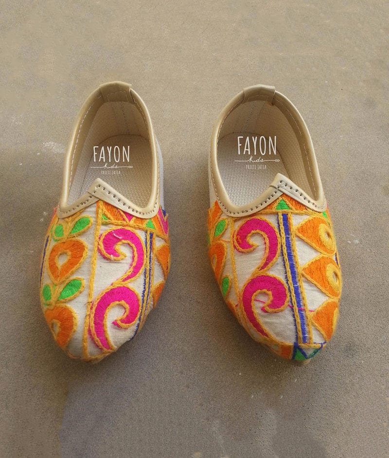 Fayon Kids Beige Phulkari Mojdi for Boys