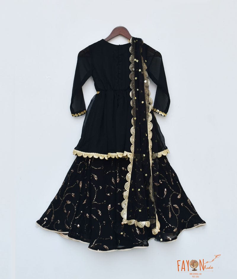 Love The Colour Black? We Got 15+ Black Outfits For All The Bridesmaids! |  Stylish party dresses, Pakistani party wear dresses, Party wear indian  dresses