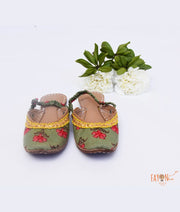 Fayon Kids Green Printed Jutti for Girls