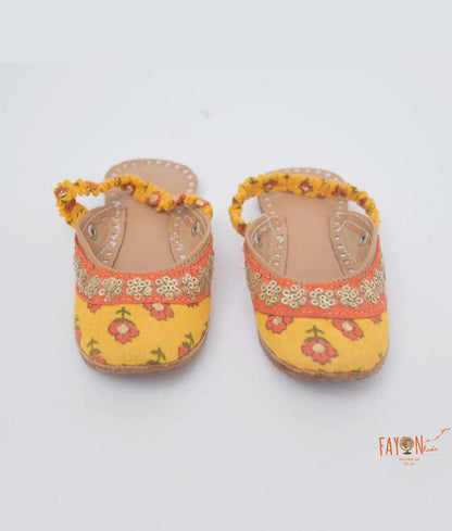 Fayon Kids Yellow Printed Jutti for Girls