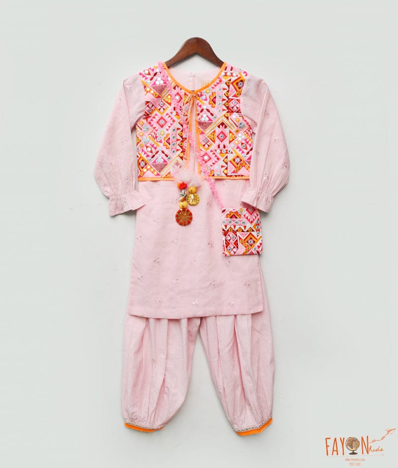 Kurti ke on sale upar ki jacket